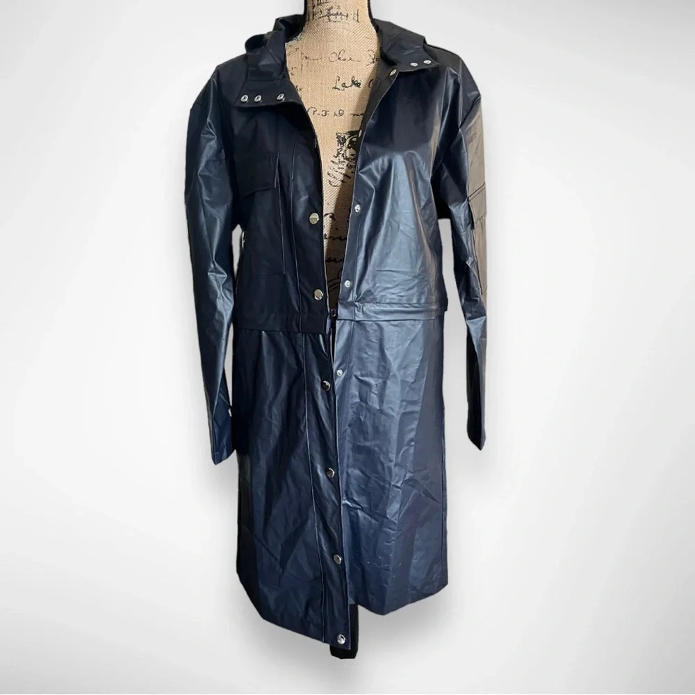 FABLETICS Kenna Navy Blue Cargo Convertible Rain Jacket Small | EUC - Picture 8 of 11